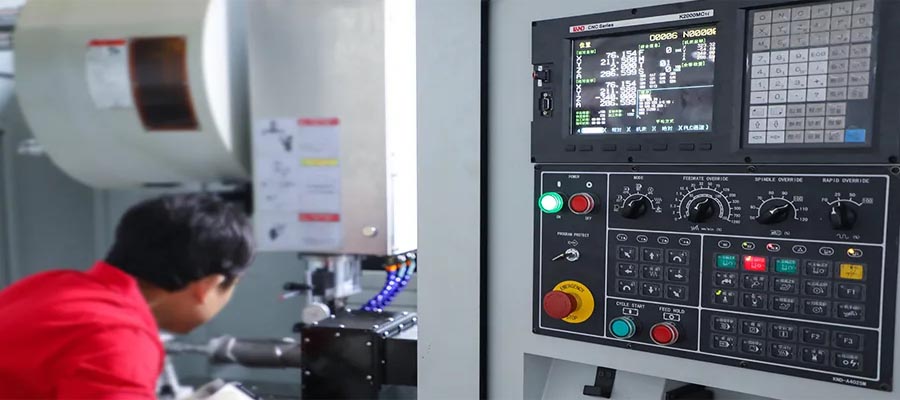 Industrial Touch Displays Used In High-End CNC Machine Tools