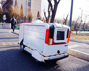 Unmanned Delivery Vehicle Equipped With Embedded PC and Touch Monitor